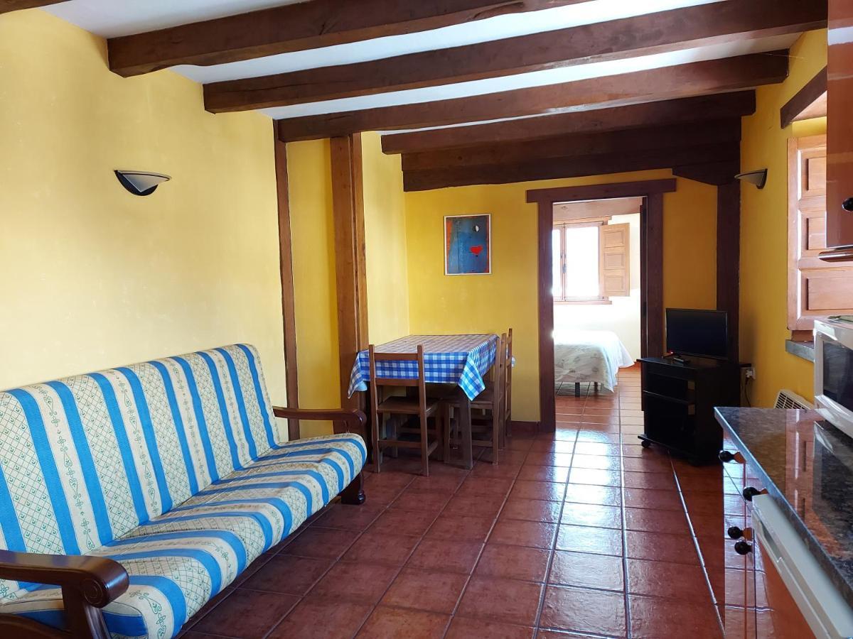 Apartamentos Rurales Las Rocas De Brez Camaleno Bagian luar foto