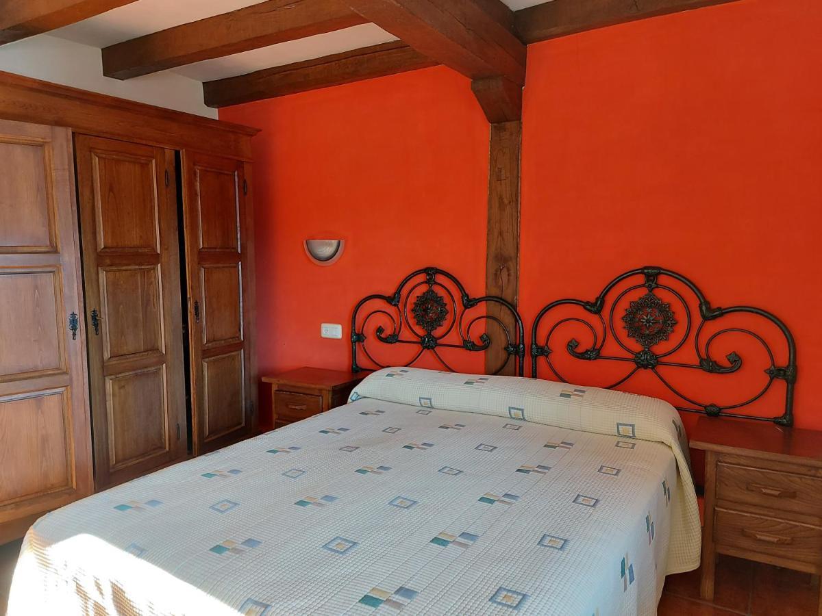 Apartamentos Rurales Las Rocas De Brez Camaleno Bagian luar foto