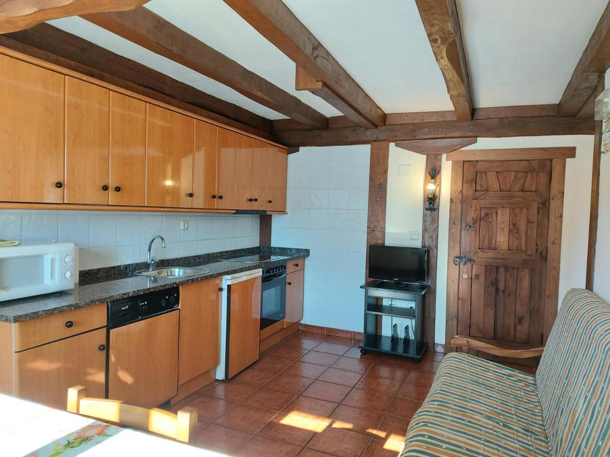 Apartamentos Rurales Las Rocas De Brez Camaleno Bagian luar foto