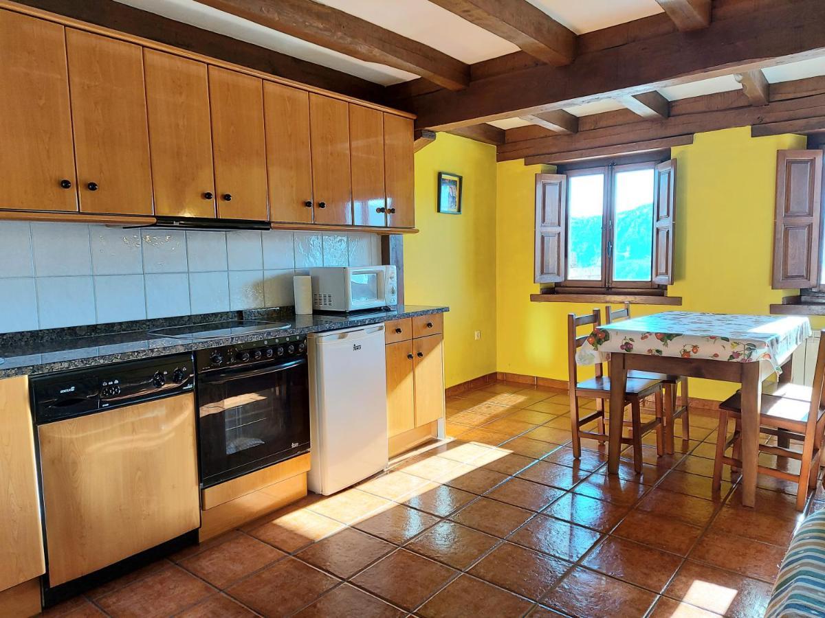 Apartamentos Rurales Las Rocas De Brez Camaleno Bagian luar foto