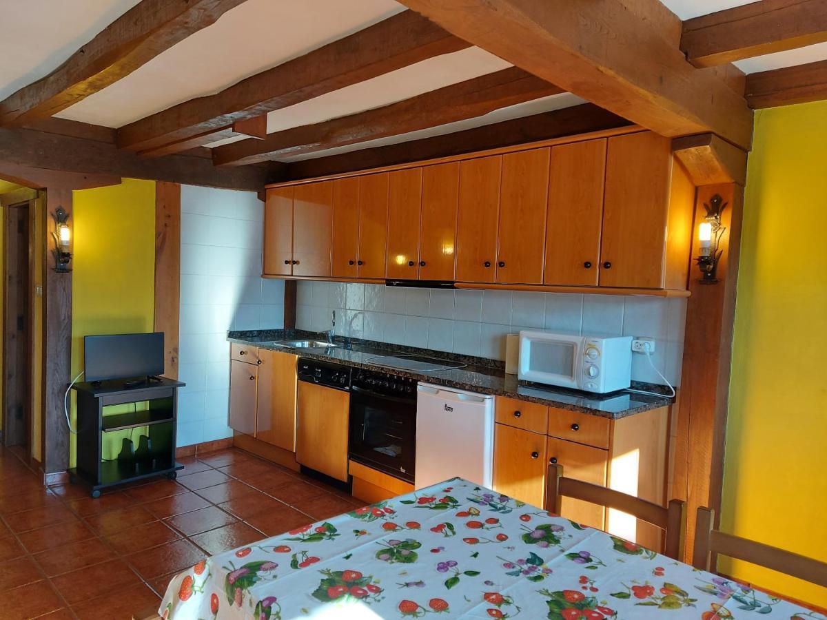 Apartamentos Rurales Las Rocas De Brez Camaleno Bagian luar foto
