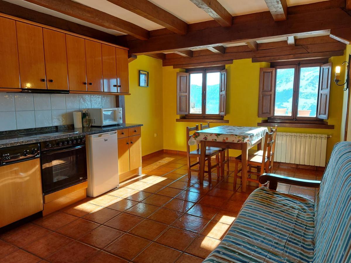 Apartamentos Rurales Las Rocas De Brez Camaleno Bagian luar foto