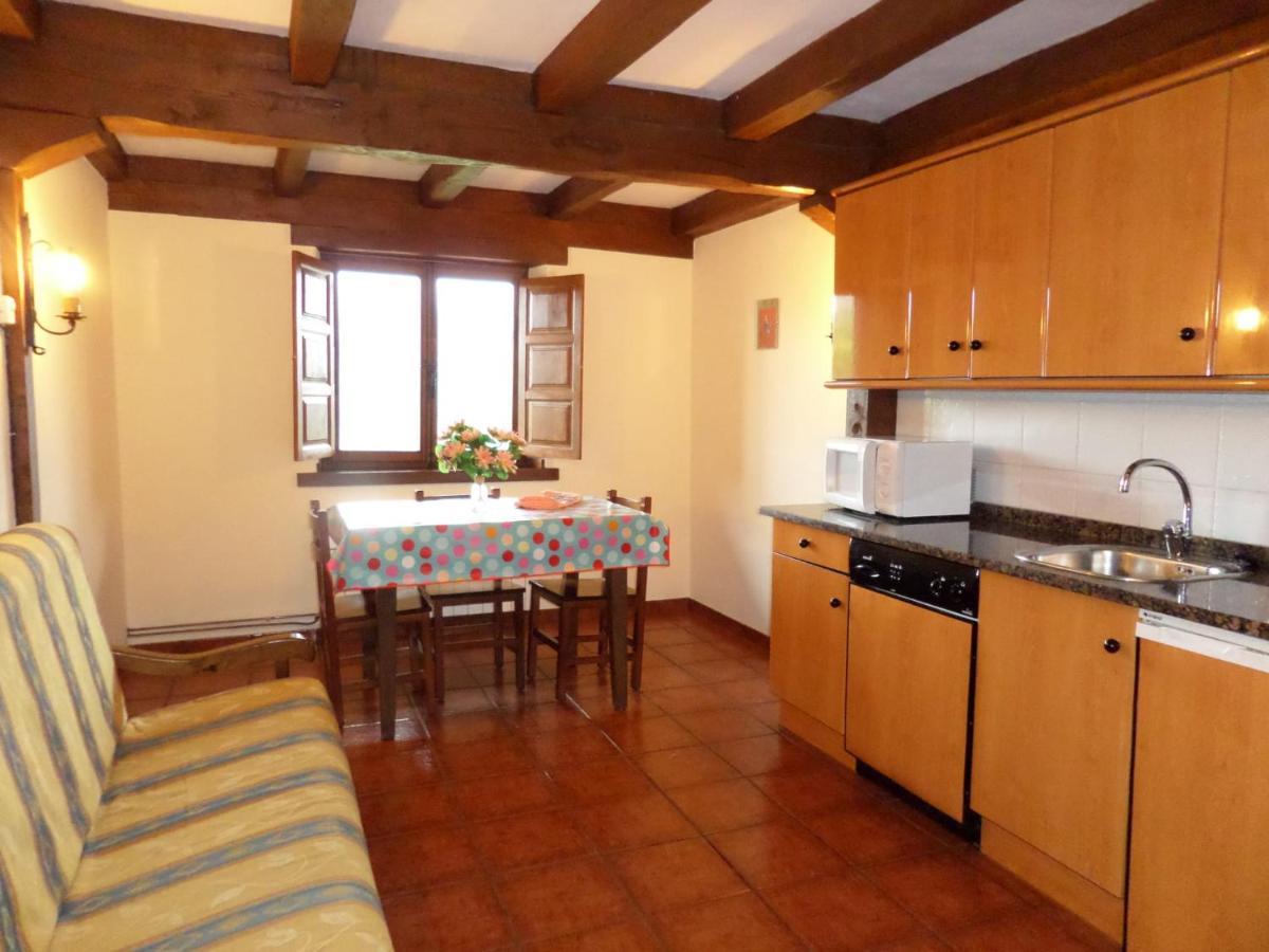 Apartamentos Rurales Las Rocas De Brez Camaleno Bagian luar foto