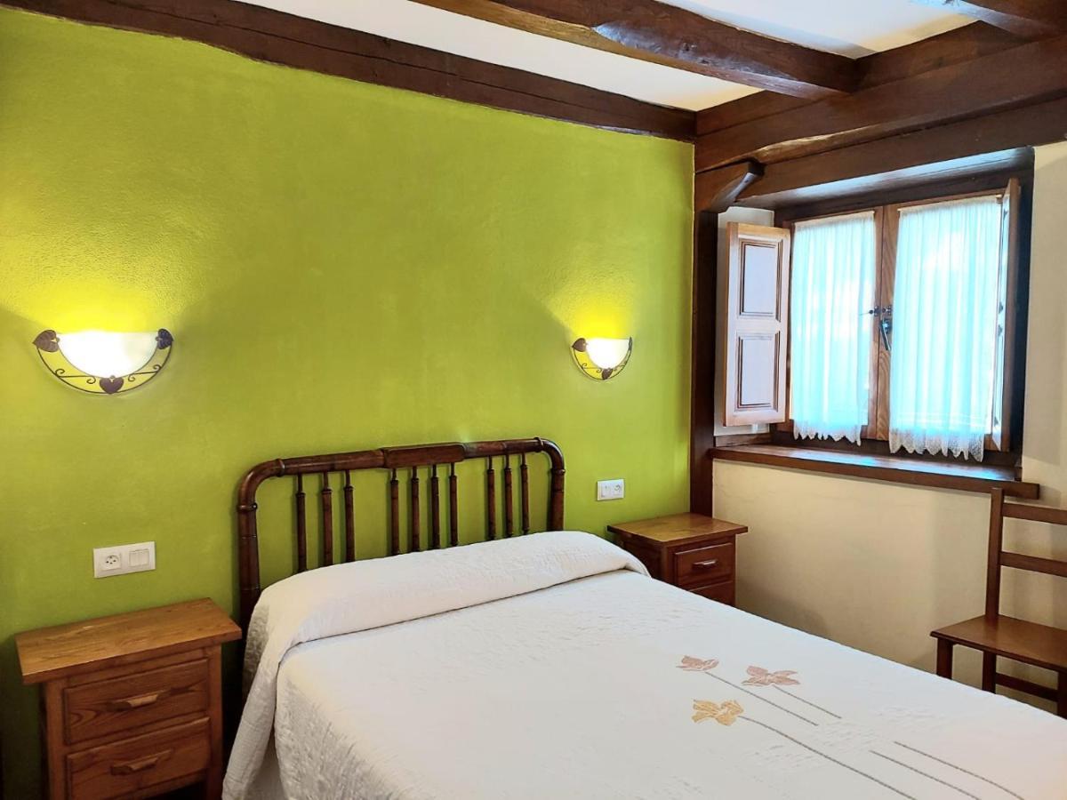 Apartamentos Rurales Las Rocas De Brez Camaleno Bagian luar foto