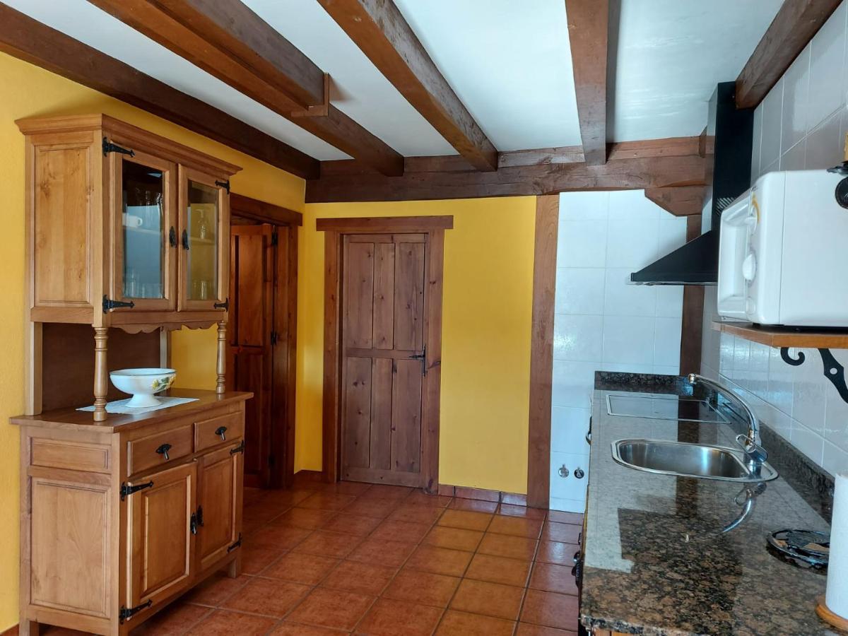 Apartamentos Rurales Las Rocas De Brez Camaleno Bagian luar foto