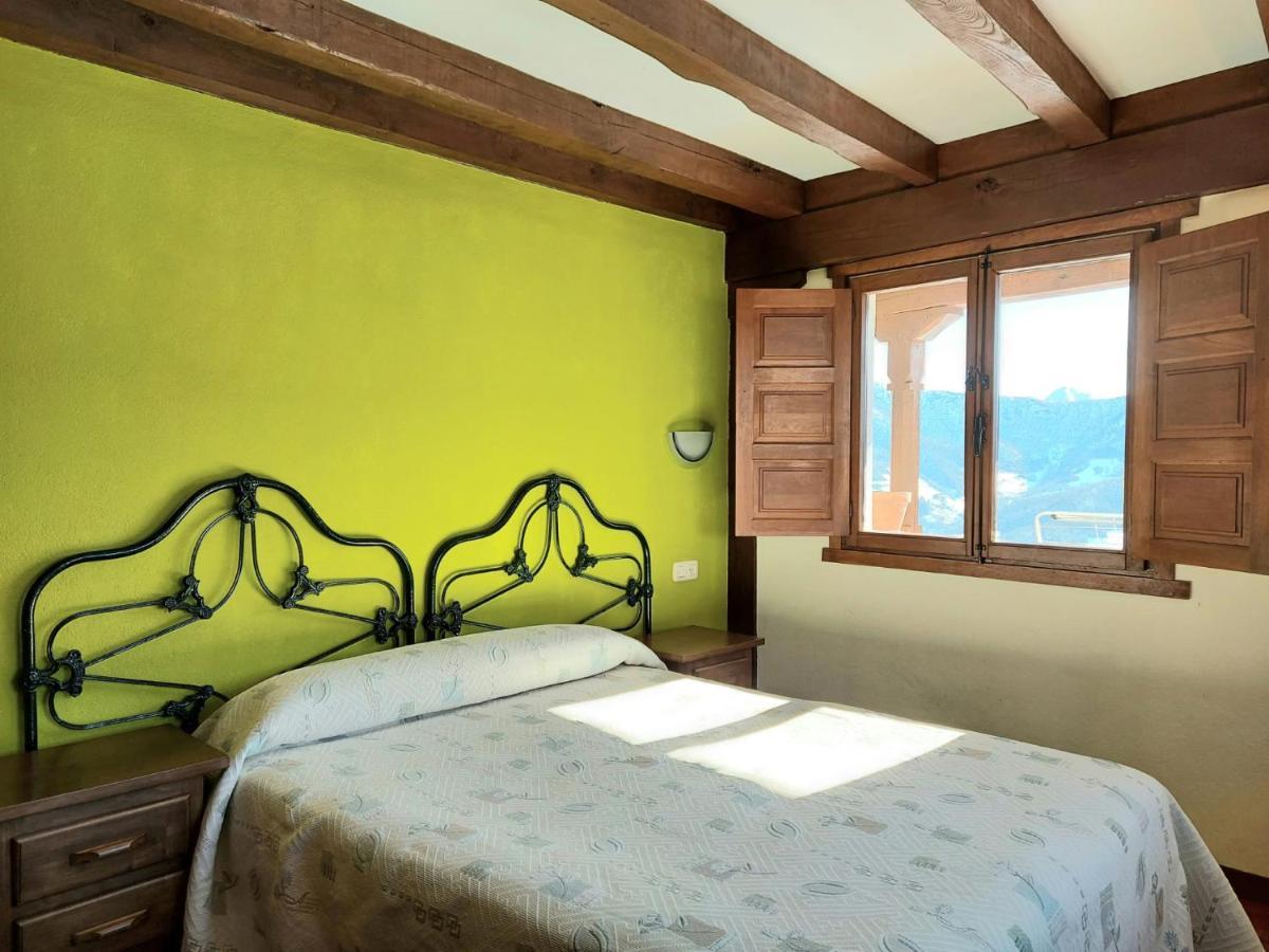 Apartamentos Rurales Las Rocas De Brez Camaleno Bagian luar foto