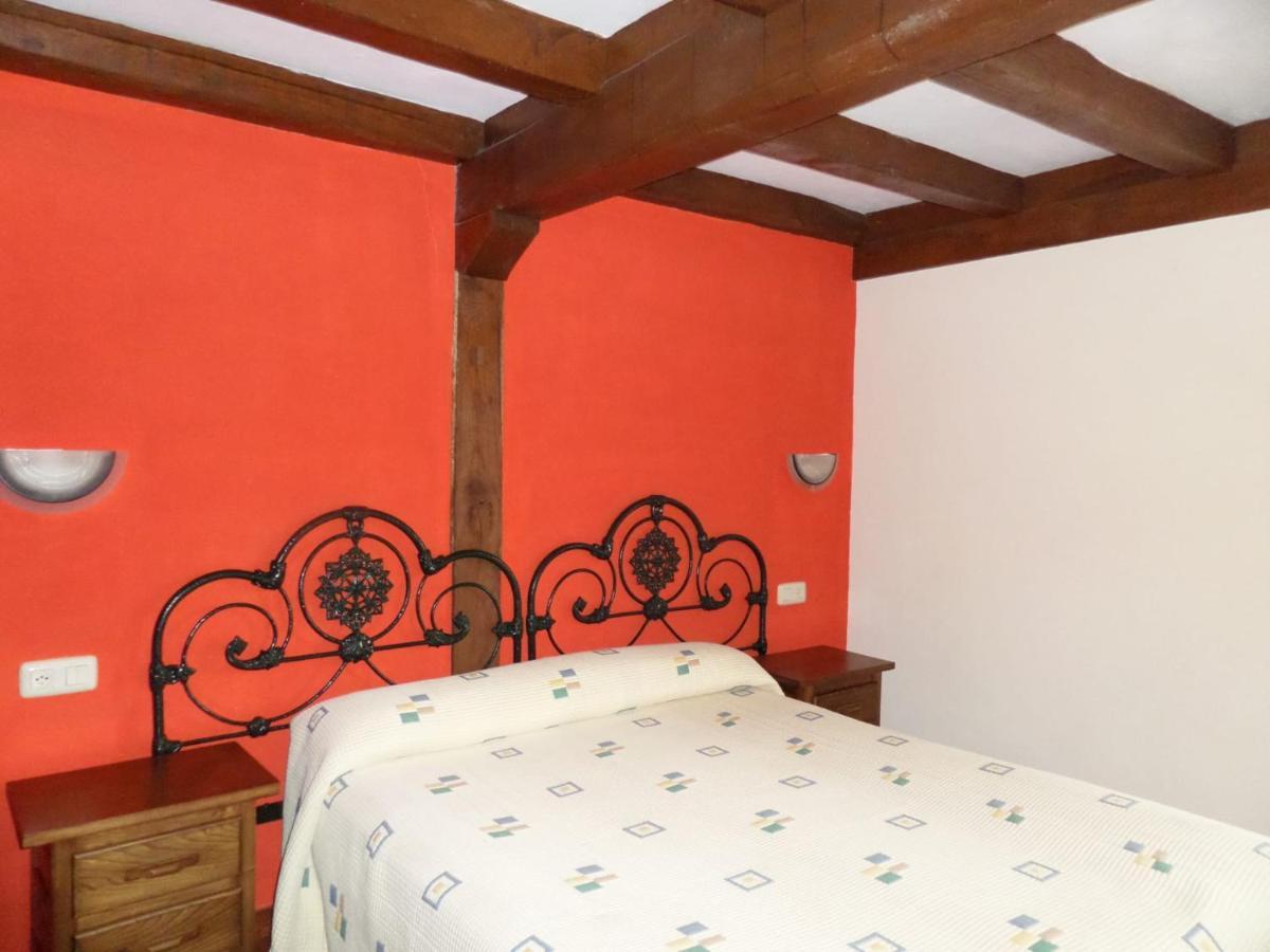Apartamentos Rurales Las Rocas De Brez Camaleno Bagian luar foto
