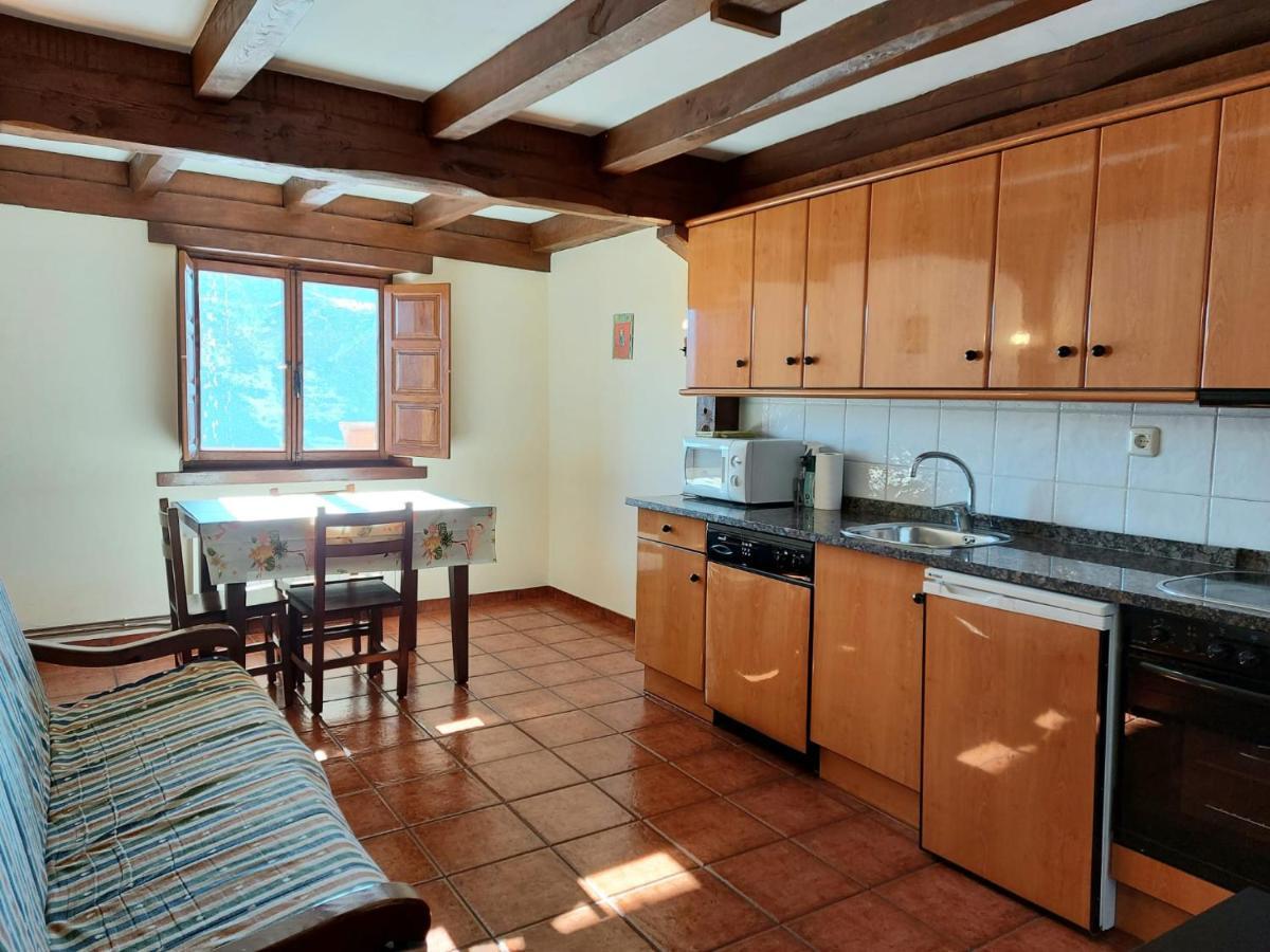 Apartamentos Rurales Las Rocas De Brez Camaleno Bagian luar foto
