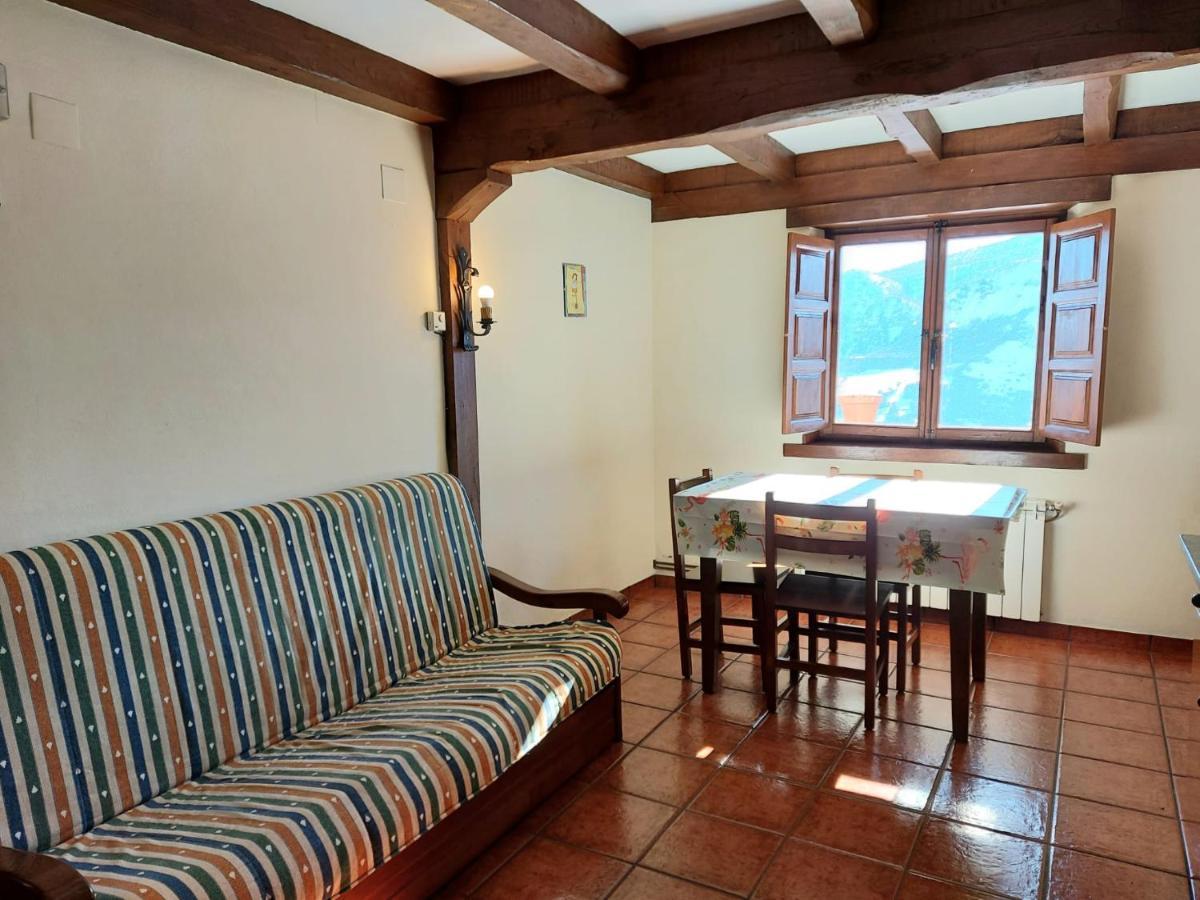 Apartamentos Rurales Las Rocas De Brez Camaleno Bagian luar foto