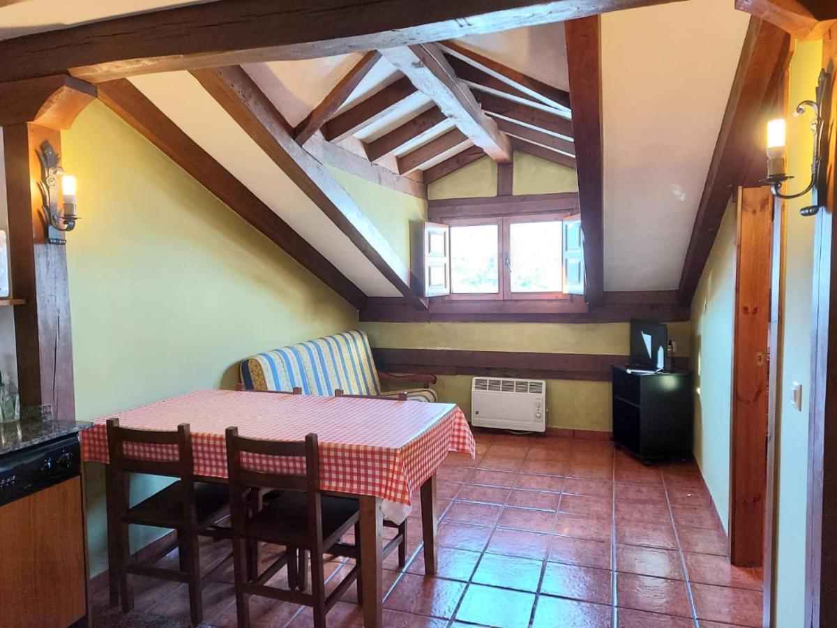 Apartamentos Rurales Las Rocas De Brez Camaleno Bagian luar foto