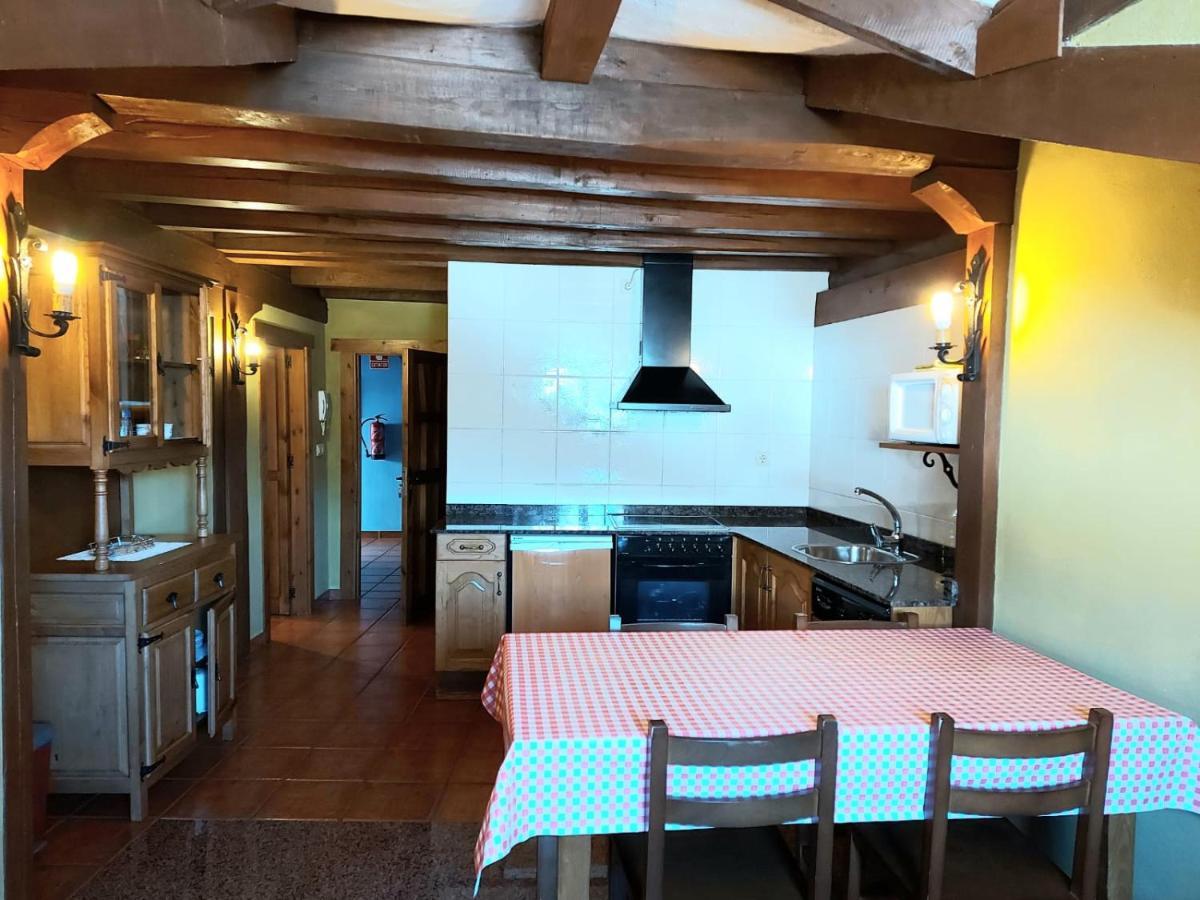 Apartamentos Rurales Las Rocas De Brez Camaleno Bagian luar foto