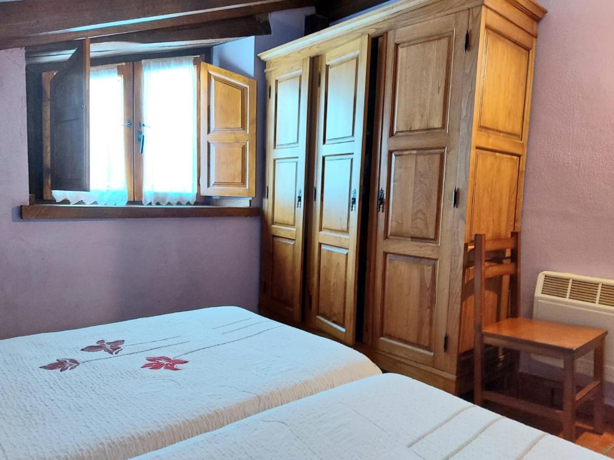 Apartamentos Rurales Las Rocas De Brez Camaleno Bagian luar foto