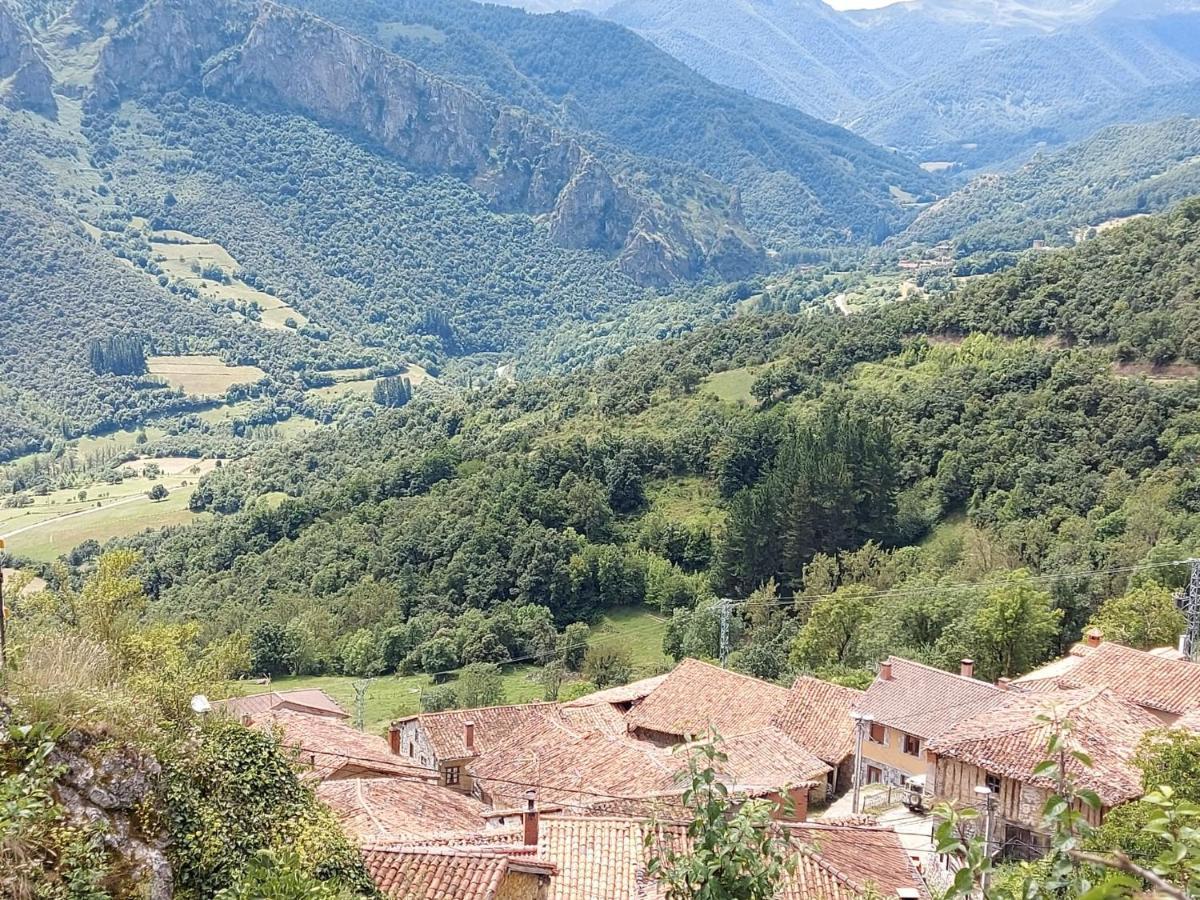 Apartamentos Rurales Las Rocas De Brez Camaleno Bagian luar foto
