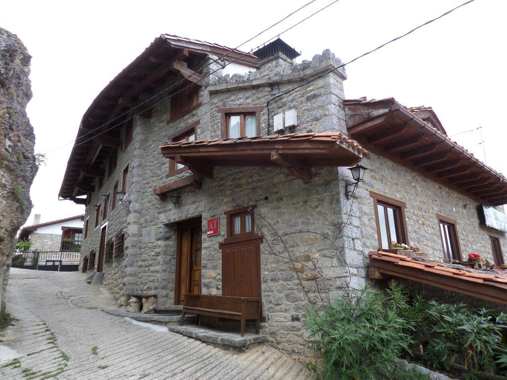 Apartamentos Rurales Las Rocas De Brez Camaleno Bagian luar foto