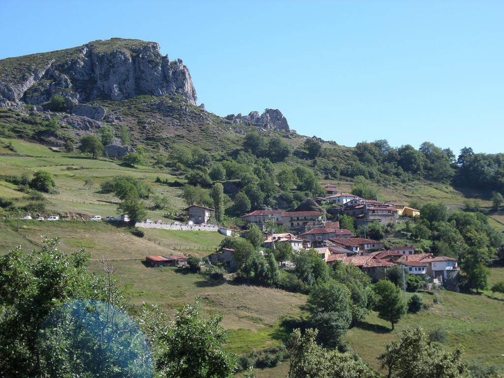 Apartamentos Rurales Las Rocas De Brez Camaleno Bagian luar foto