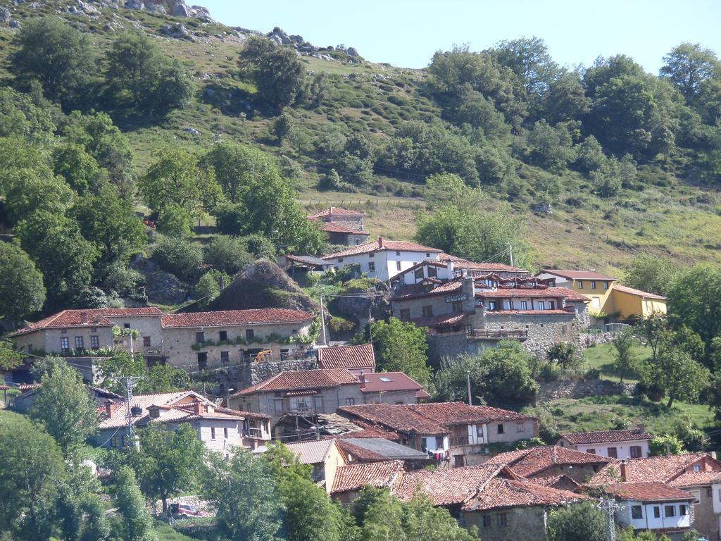 Apartamentos Rurales Las Rocas De Brez Camaleno Bagian luar foto