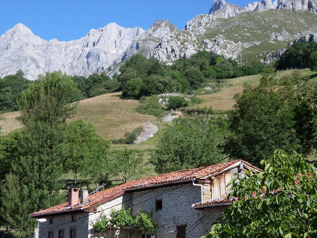 Apartamentos Rurales Las Rocas De Brez Camaleno Bagian luar foto