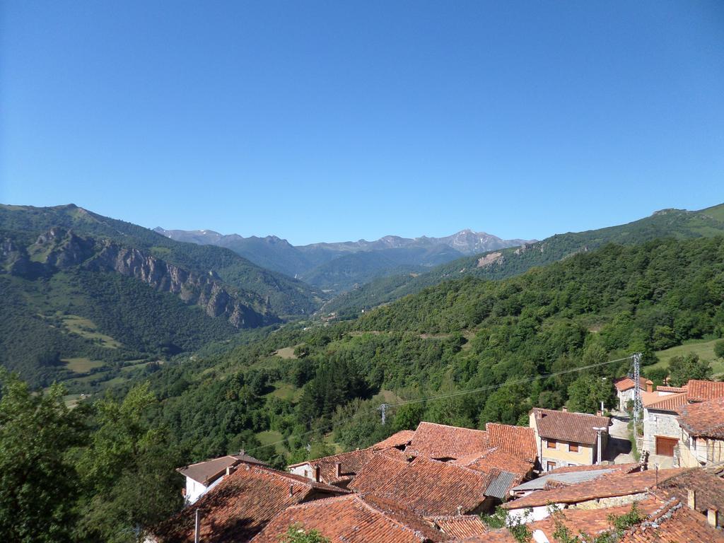 Apartamentos Rurales Las Rocas De Brez Camaleno Bagian luar foto
