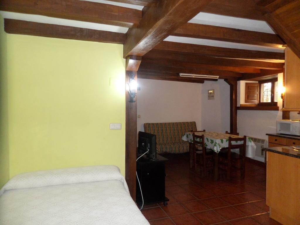 Apartamentos Rurales Las Rocas De Brez Camaleno Bagian luar foto