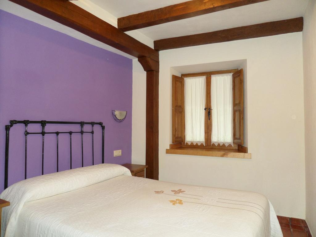 Apartamentos Rurales Las Rocas De Brez Camaleno Bagian luar foto